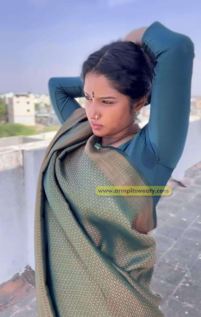 armpits sweaty indian girl