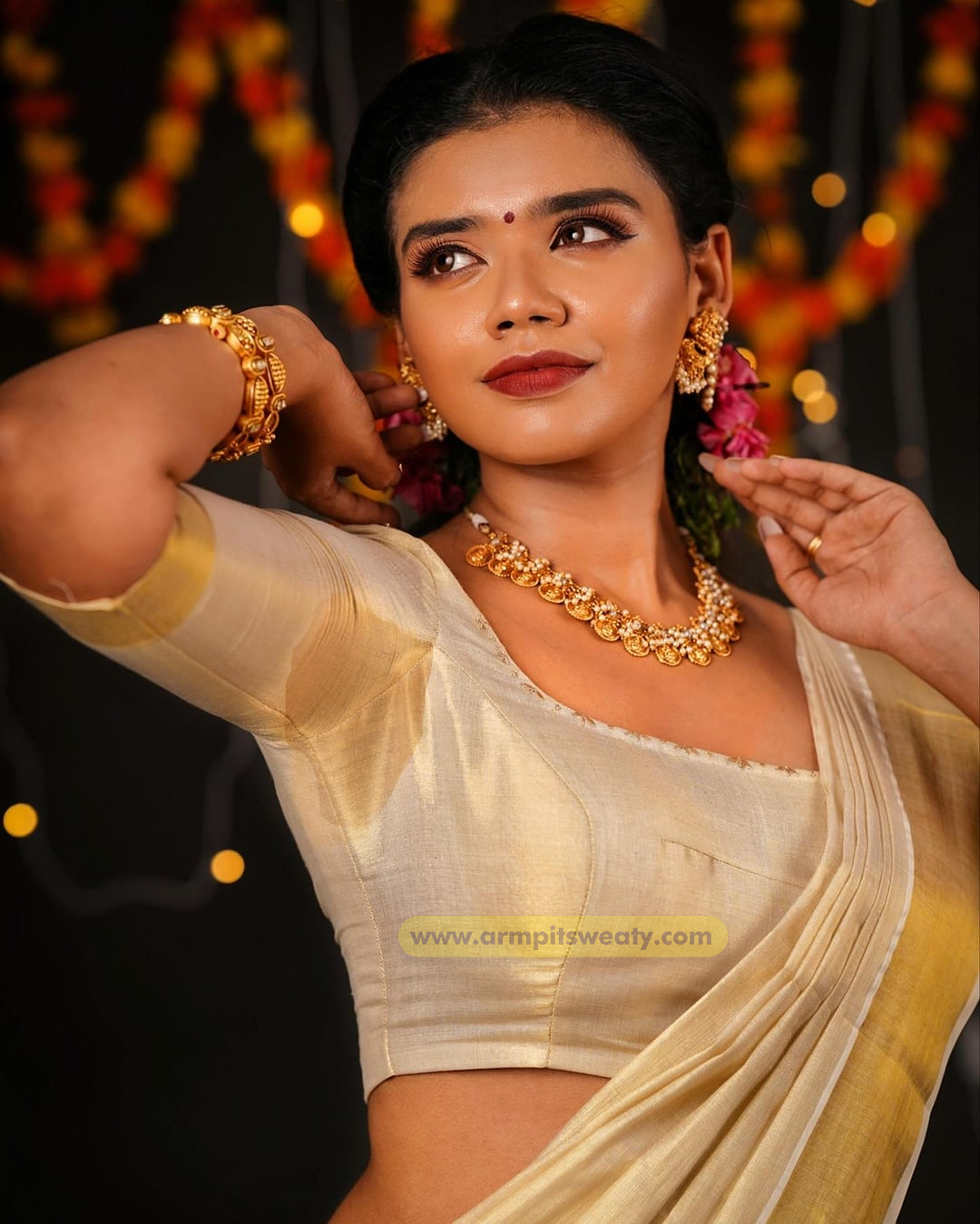 Mallu actress sweaty armpits | So Sweaty.