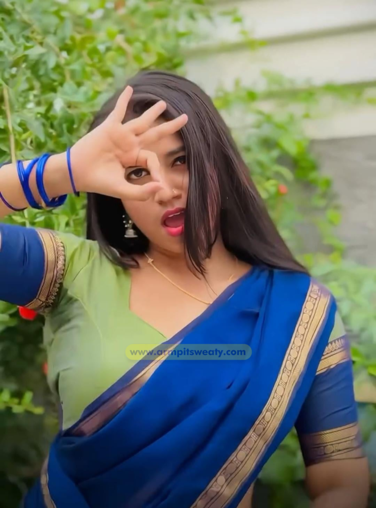 sweaty armpits indian woman