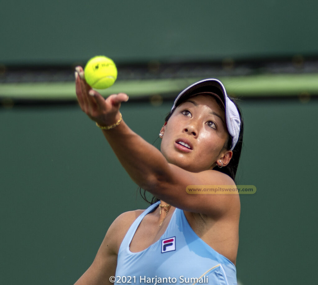 sweaty armpits girl